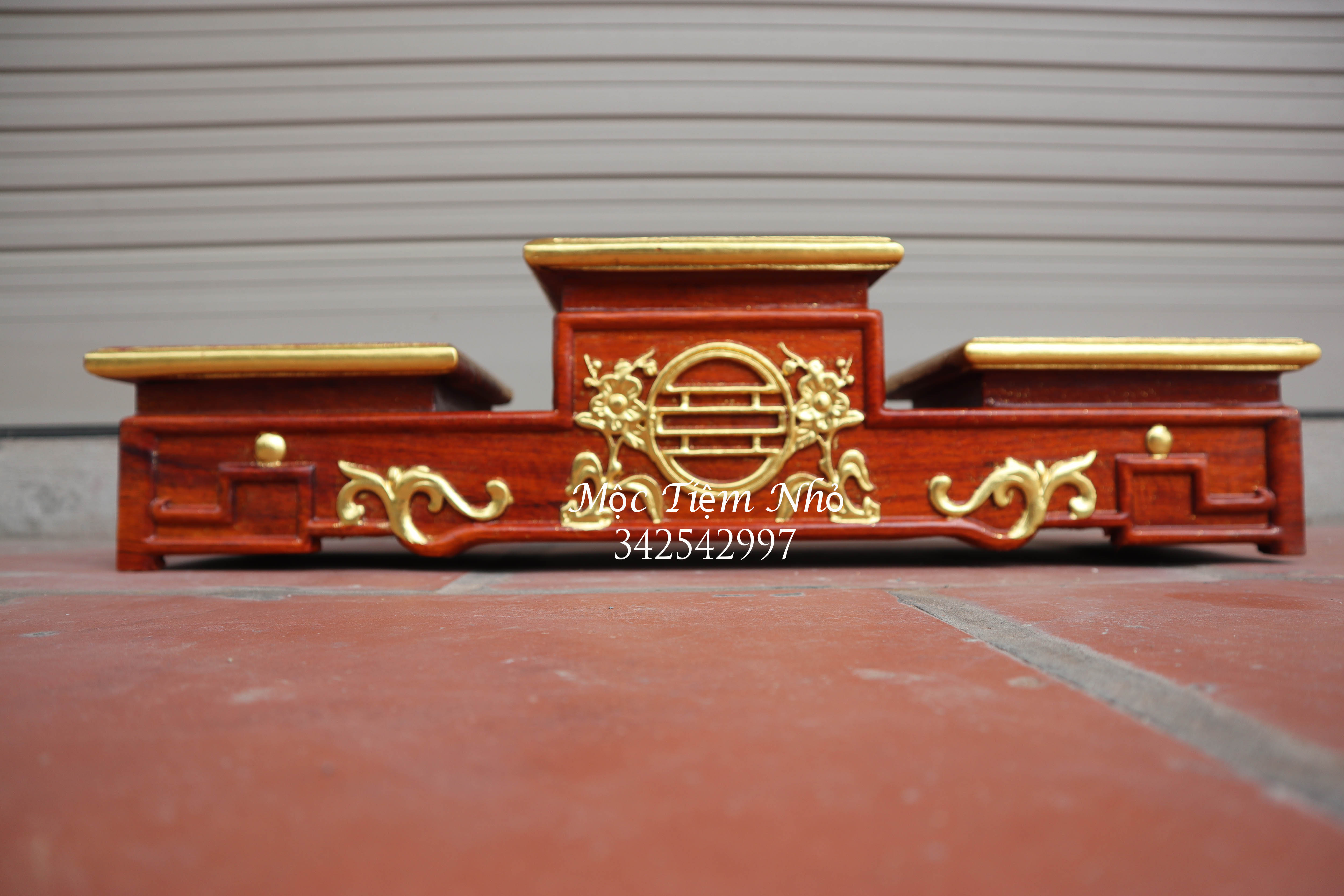 Tam sơn gỗ hương rát vàng,Đế tam kê bát hương vàng