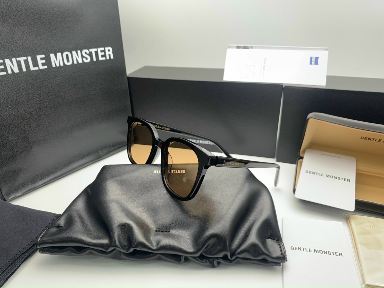 MẮT KÍNH GENTLE MONSTER TOMMY REPLICA 1:1 FULLBOX