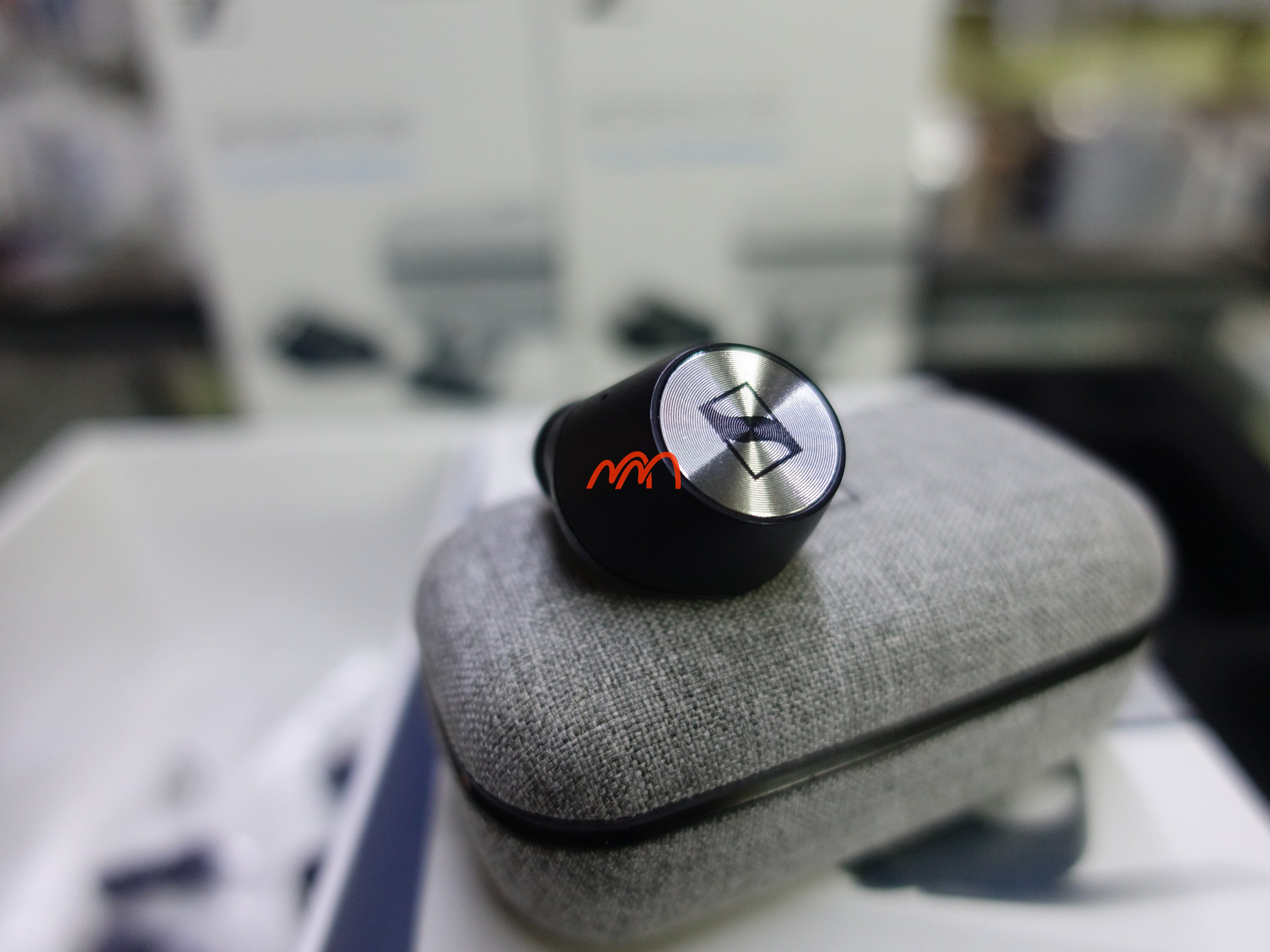 Tai nghe Sennheiser Momentum True Wireless