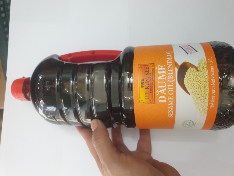 Lee Kum Kee bottle 1.75L turmeric oil