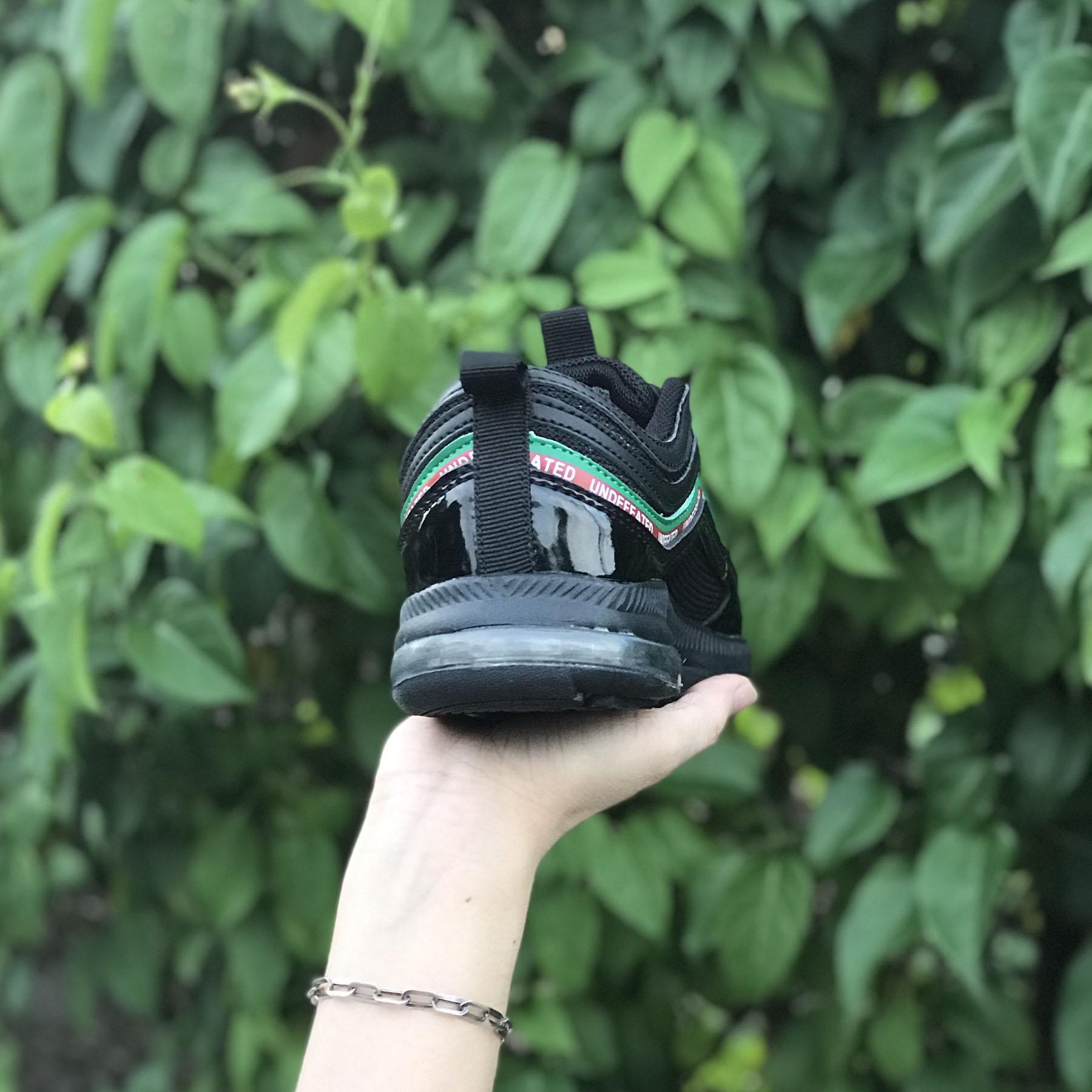 Giày thể thao nữ full đen thời trang cá tính T118
