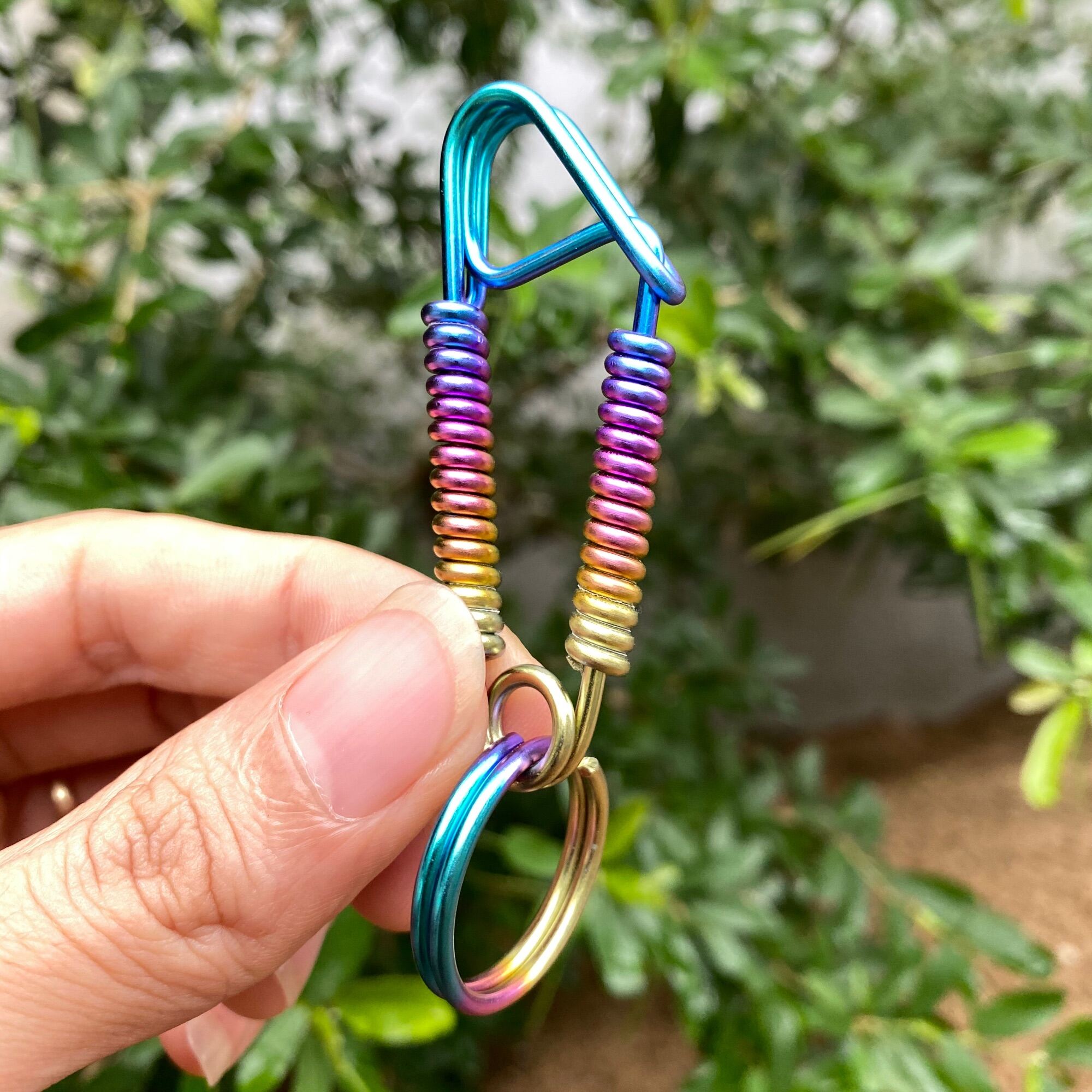 Móc khoá titanium gr5 thiết kế thủ công bền đẹp