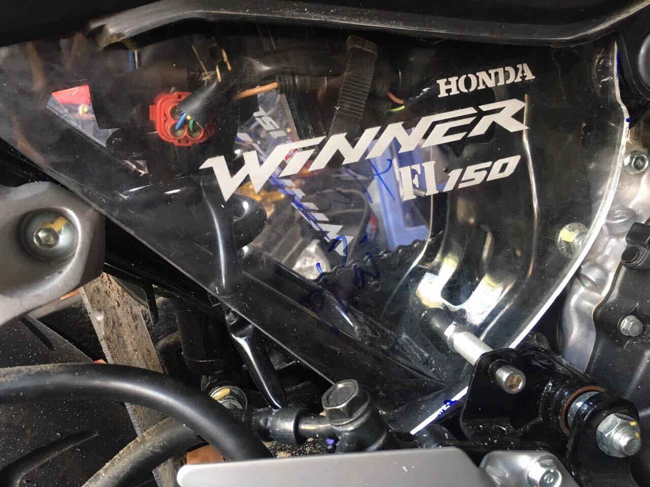 Mica Sườn winner trong suốt ( ốp hông )