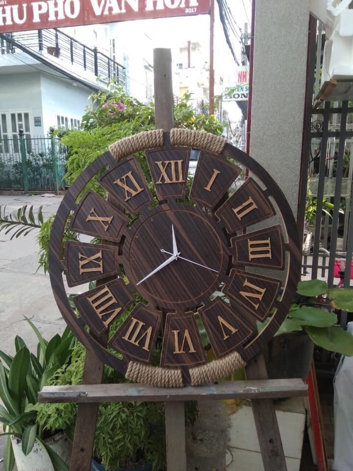 ĐỒNG HỒ TREO TƯỜNG BẰNG GỖ