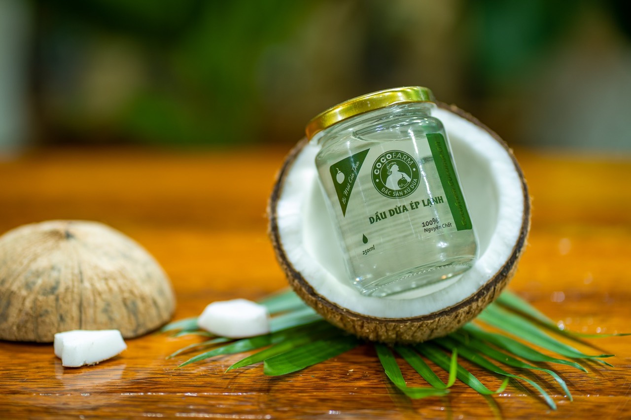 Dầu Dừa Nguyên Chất Ép Lạnh Cocofarm