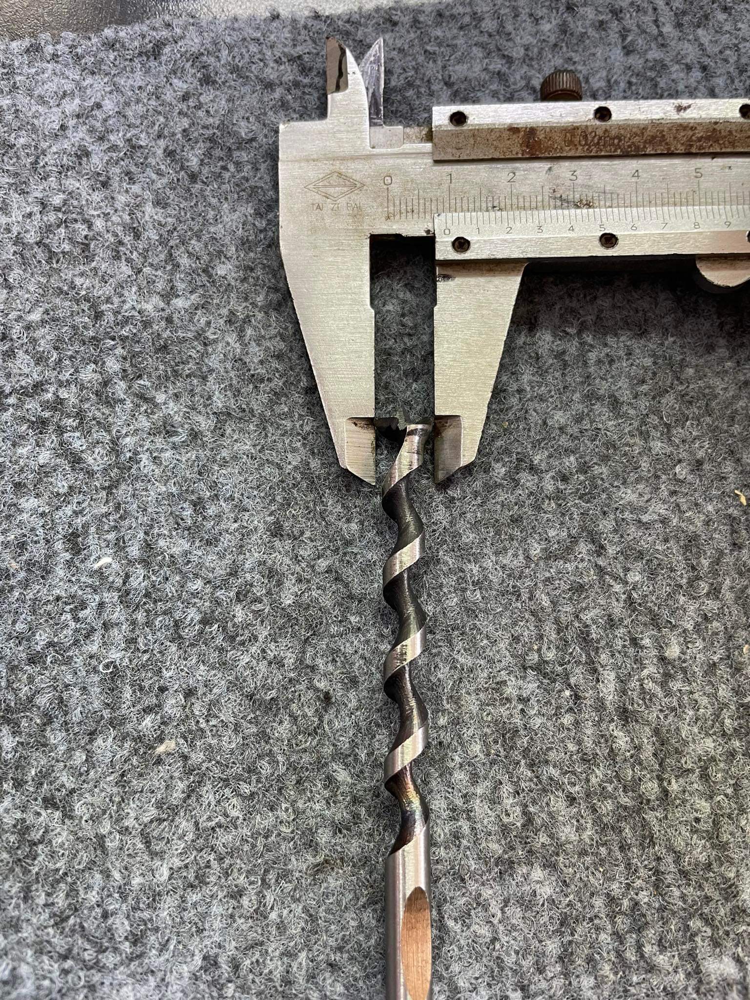 Ruột mũi đục mộng vuông
