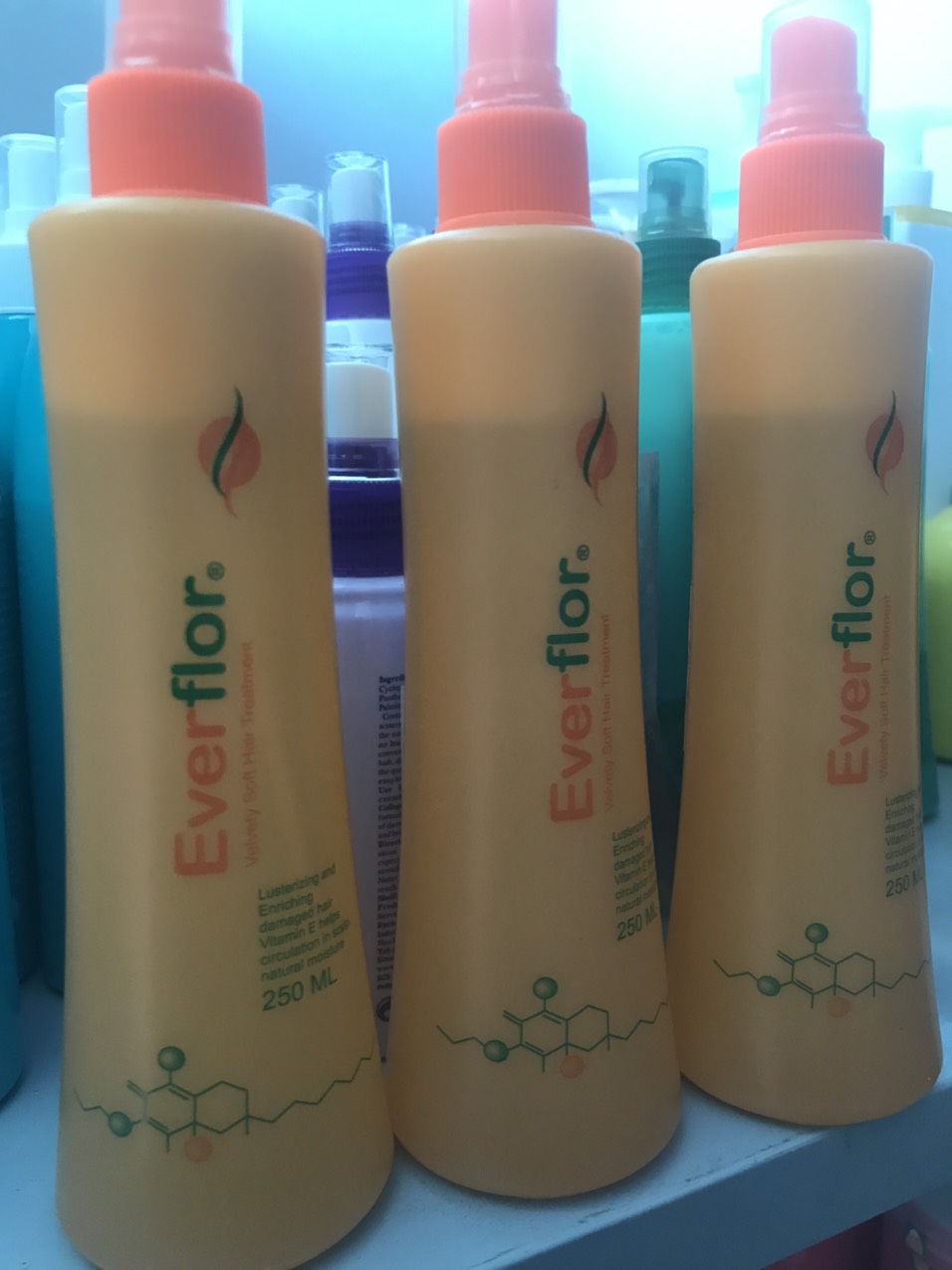 Xịt dưỡng tóc Everflor vàng 250 ml