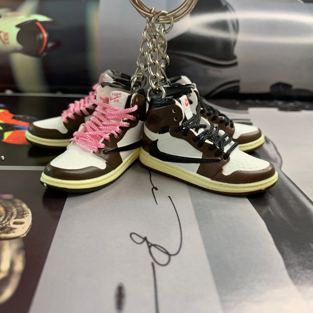 Móc Khóa Giày Mini Sneaker - Jordan 1 - Mô Hình Giày tỷ lệ 1:6 (Tặng Box)