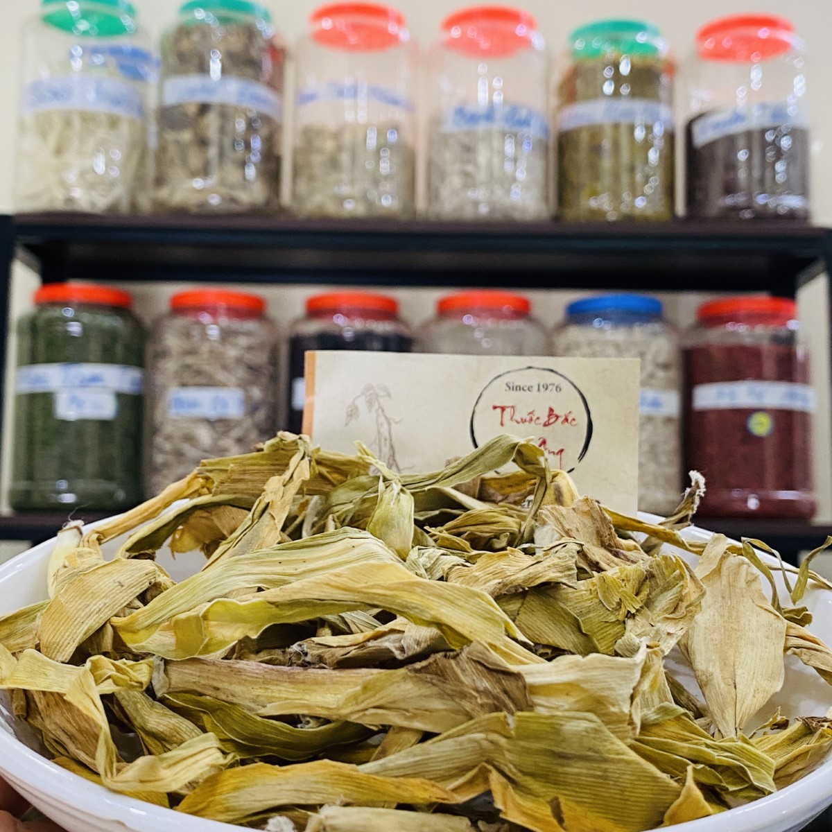 Trinh nữ hoàng cung 100g, khô, thơm, sạch, hỗ trợ ngừa u xơ tử cung, u nang, điều hoà kinh nguyệt