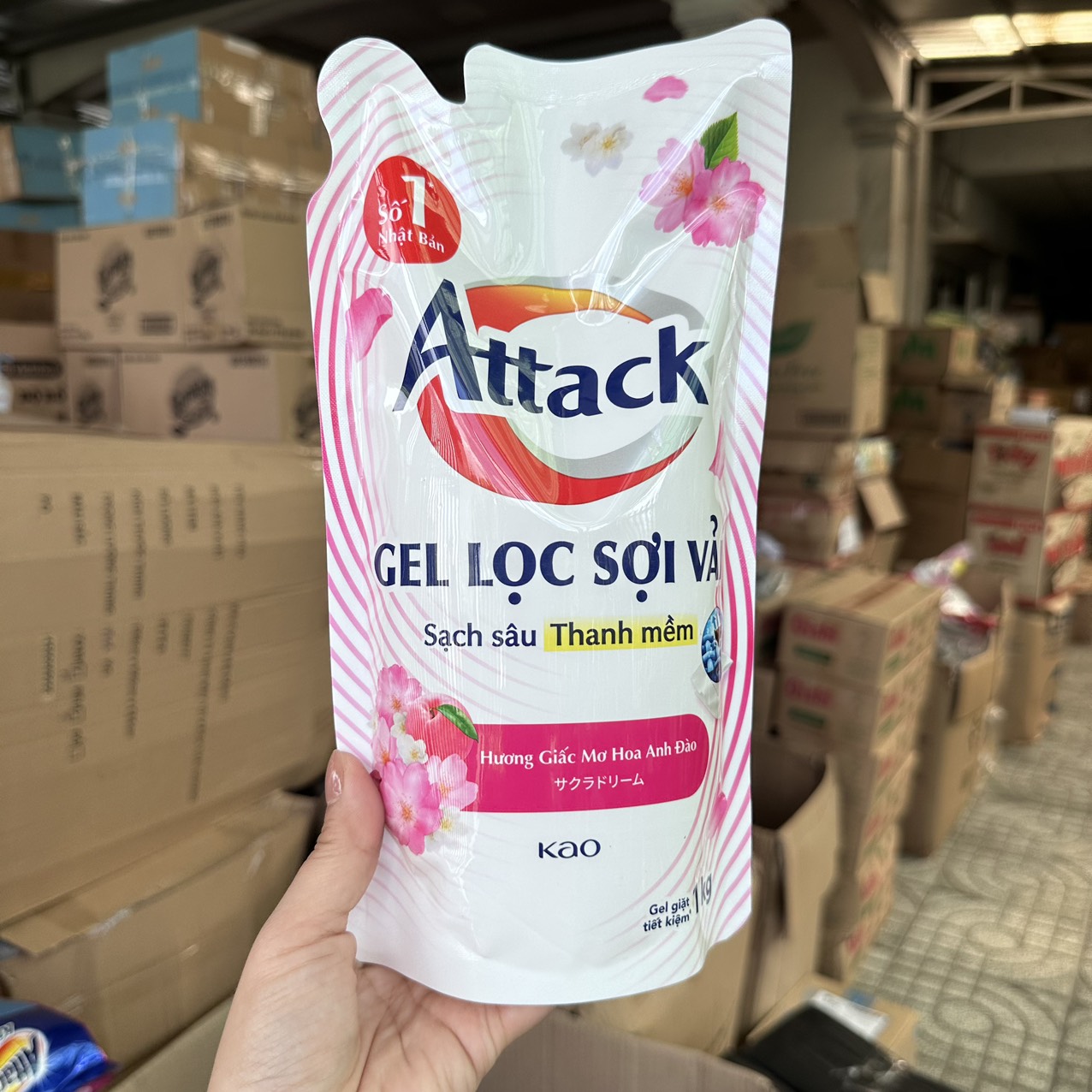 [HCM]Nước giặt quần áo ATTACK - Gel lọc sợi vải 1kg ( Mẫu mới)