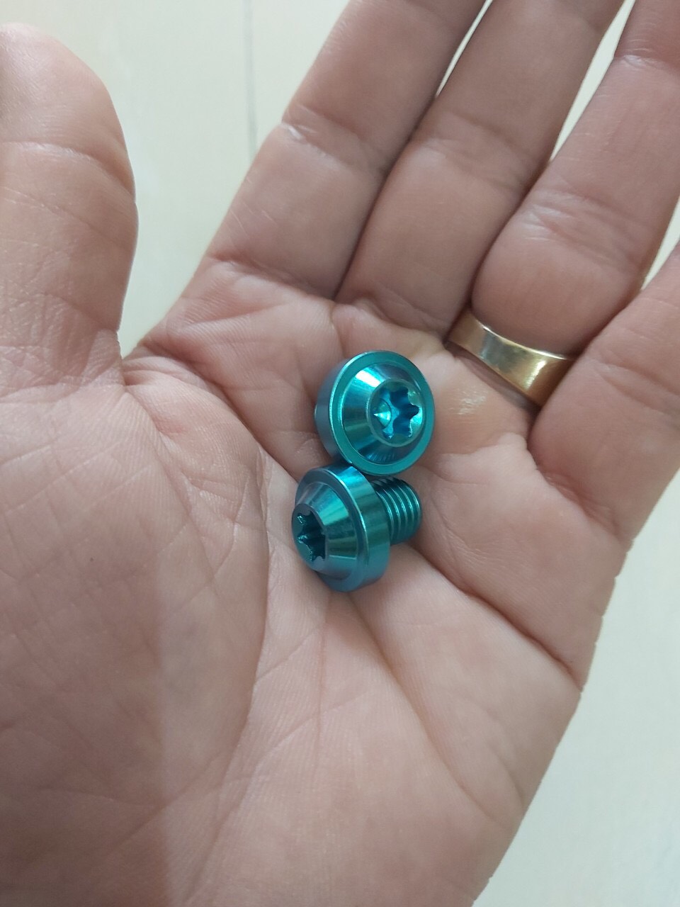[HCM]ỐC CHÂN KÍNH TITANIUM GR5 REN THUẬN & NGƯỢC - TTR ( giá 1 con)