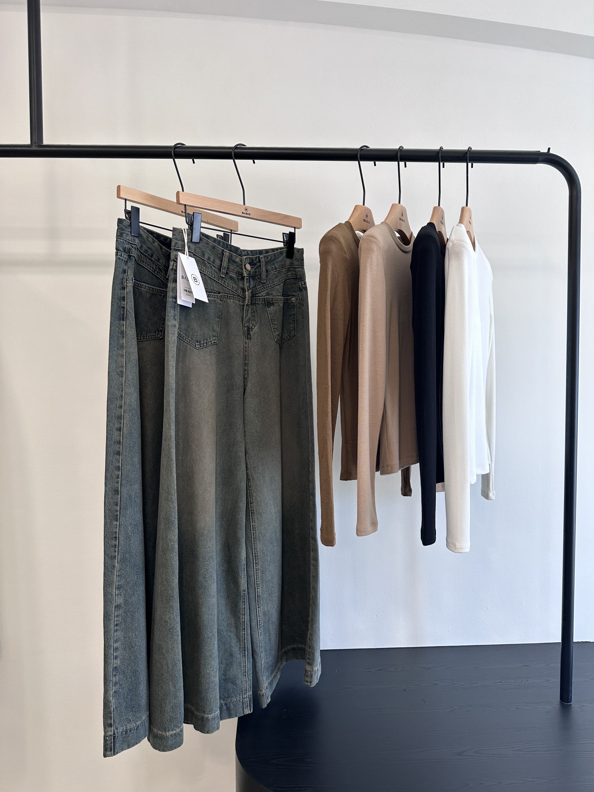 Quần jeans ống rộng BASIC CASUAL JEANS