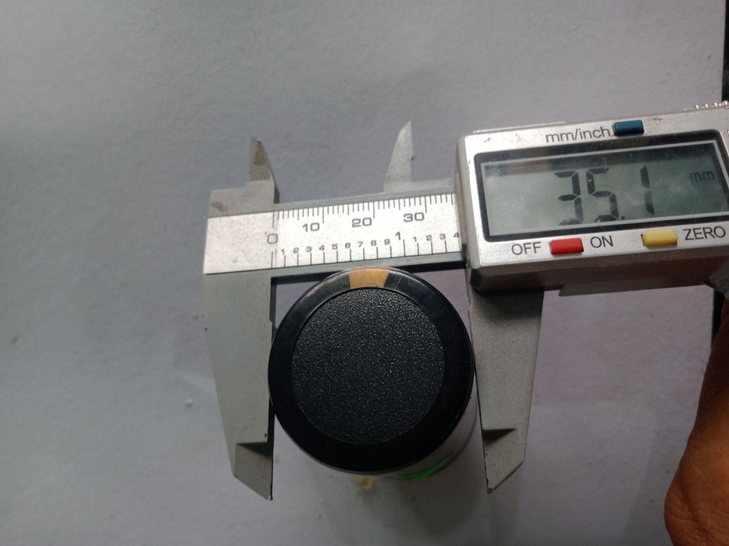 cặp tụ lọc nguồn 63v 10.000fu lùn