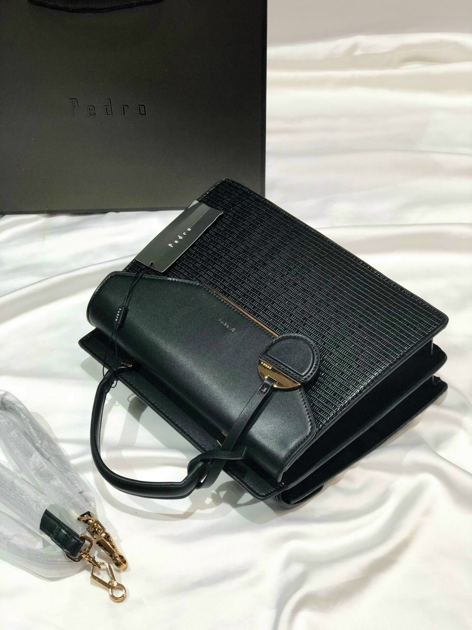 [HCM]Túi Pedro code pw2-56610010 size 28cm màu đen