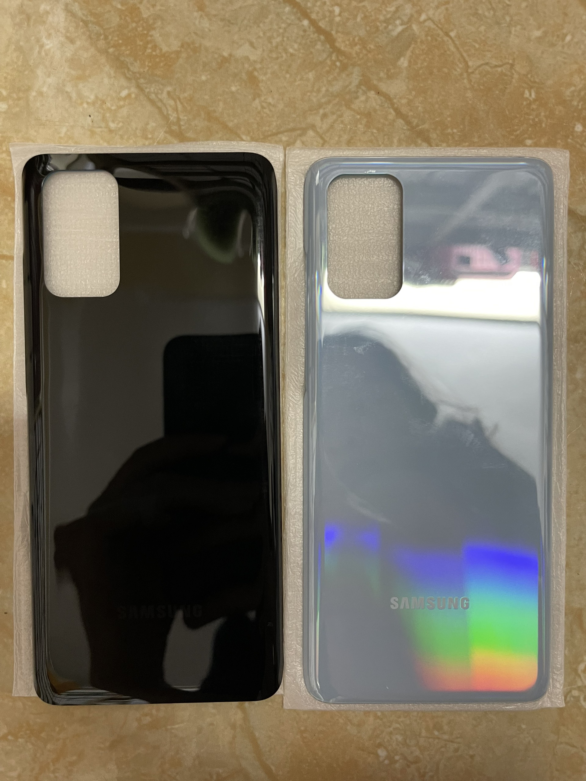 Nắp lưng Samsung Galaxy S20 Plus