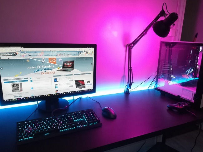 Đèn led dây dán đổi màu trang trí bàn máy tính, bàn làm việc ...