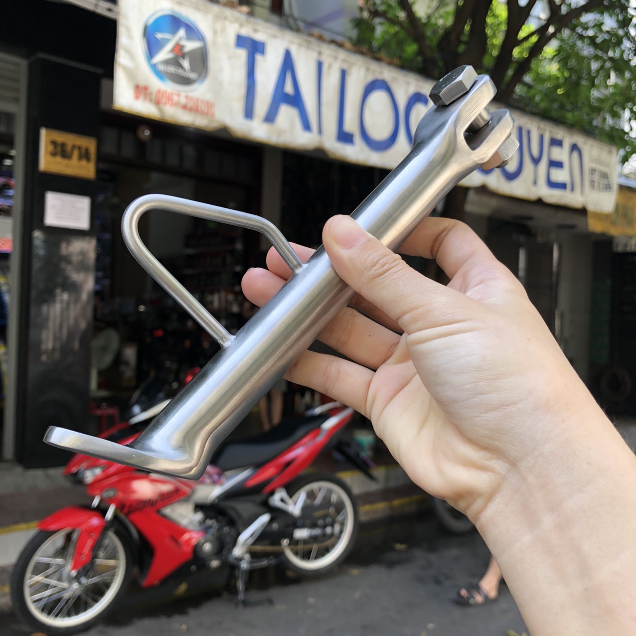 [HCM]CHÂN CHỐNG INOX CNC XE MÁY CÁC LOẠI