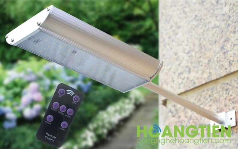 Đèn năng lượng mặt trời vỏ nhôm 70 LED SL47