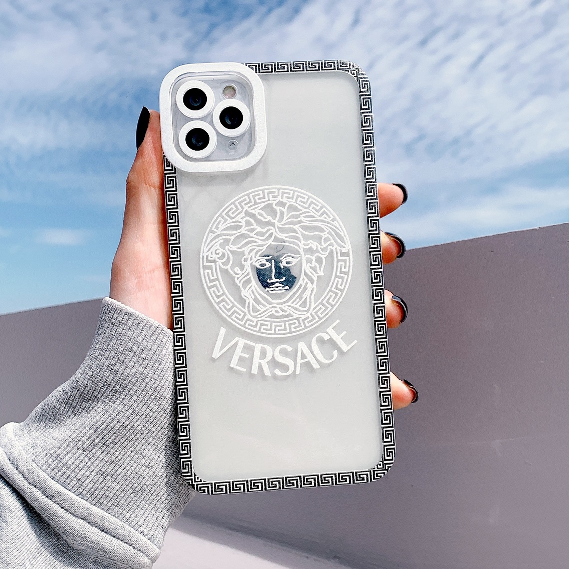 Ốp Lưng Silicon Chống Sốc Viền Nổi VERSACE