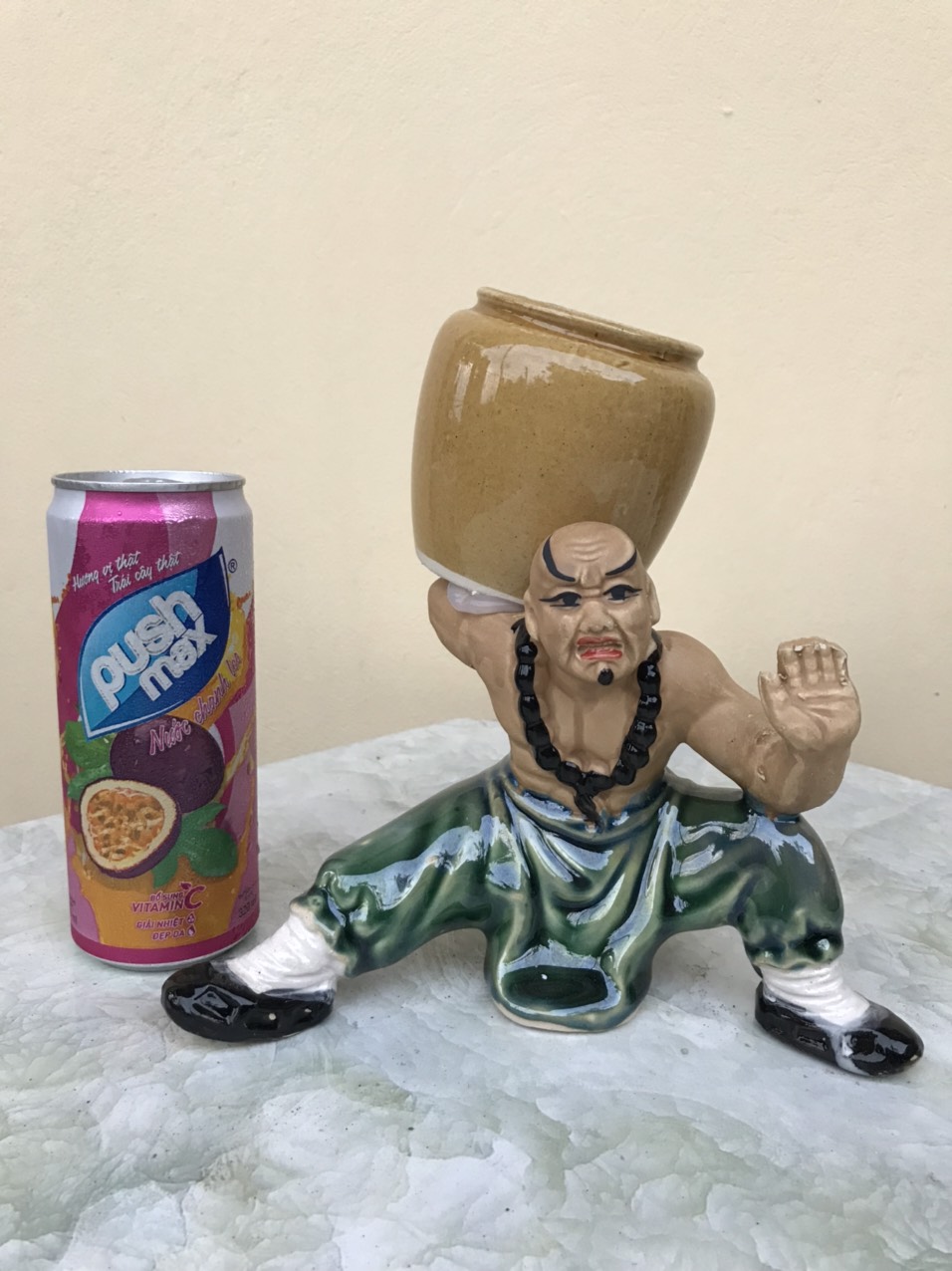 Chậu tượng mini cõng vò 02