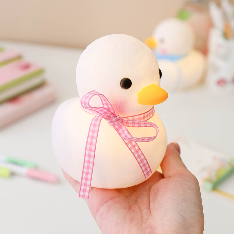 Đèn Ngủ Mini Không Dây Hình Con Vịt Đeo Nơ Siêu Dễ Thương