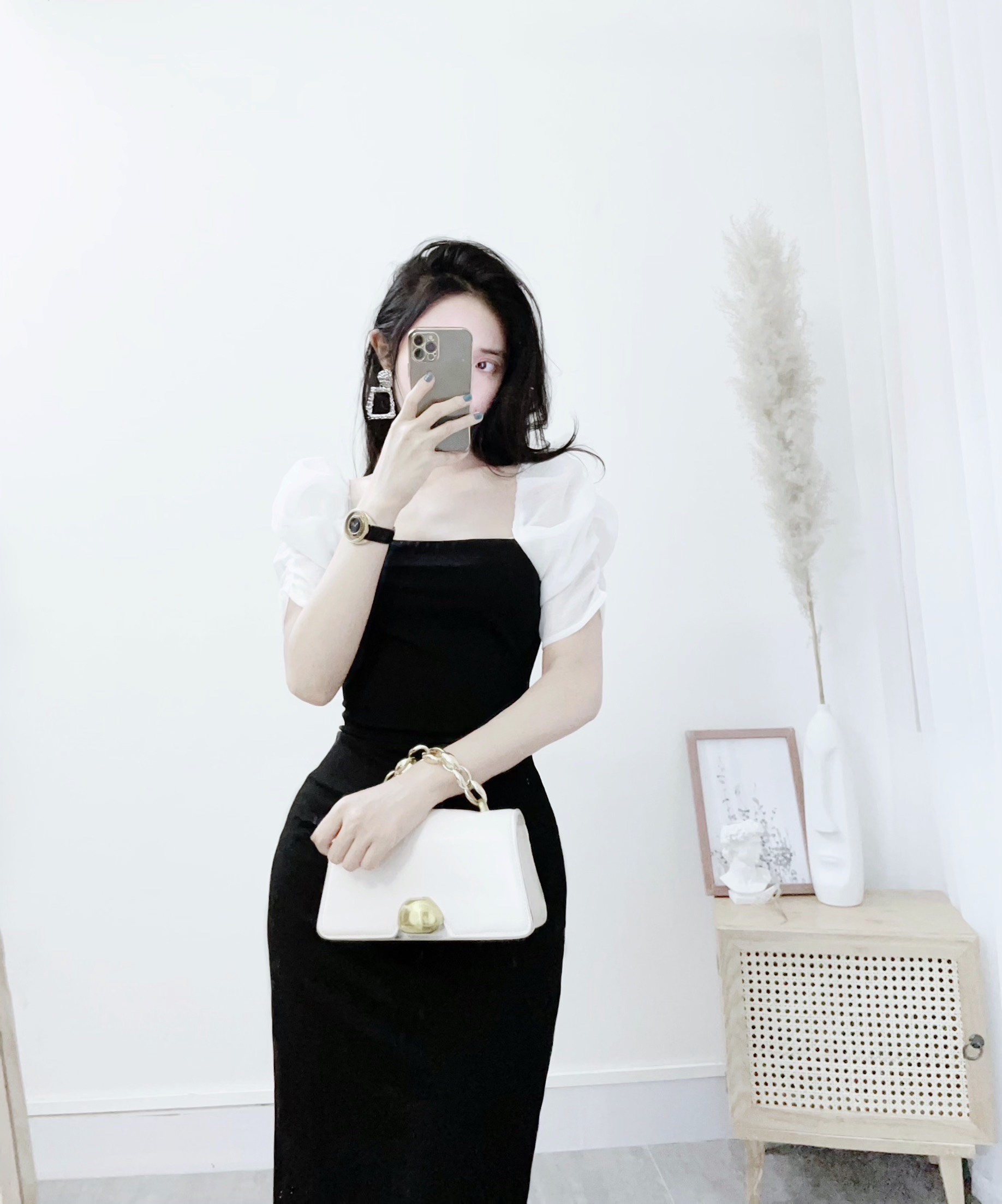 Đầm body phối tay tơ dư tiệc