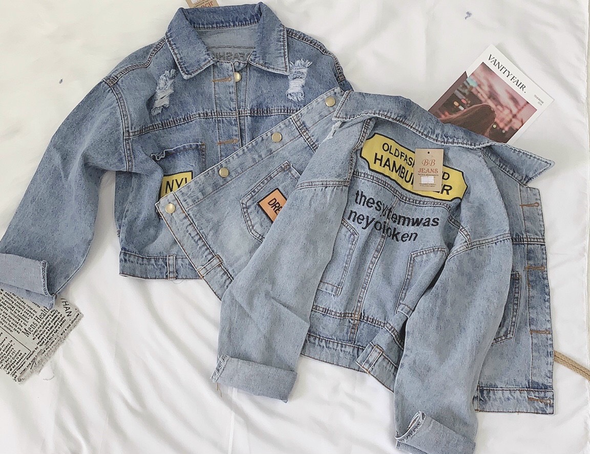 Áo khoác jeans nữ thêu kiểu dáng năng động trẻ trung