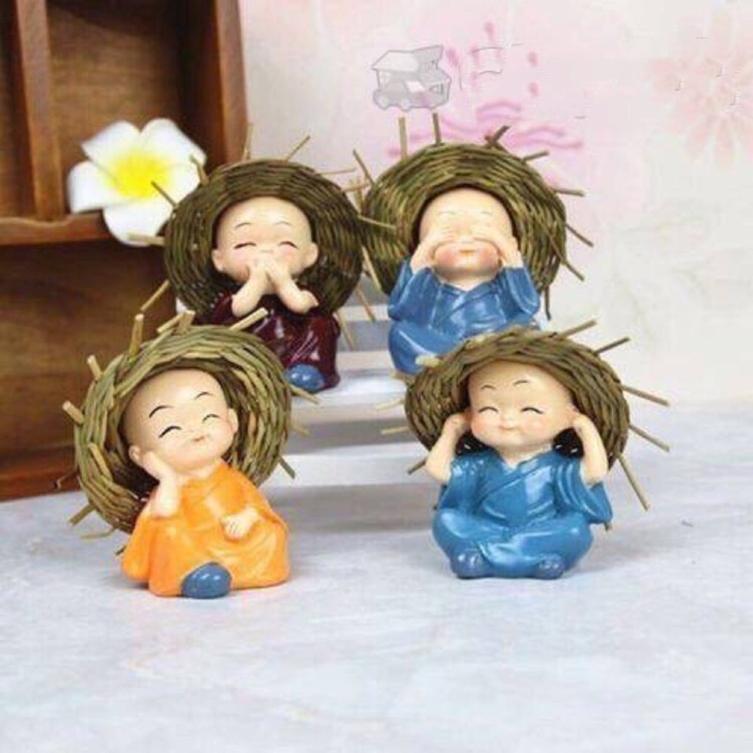 Tượng bộ tứ không đội mũ rơm,tứ tượng