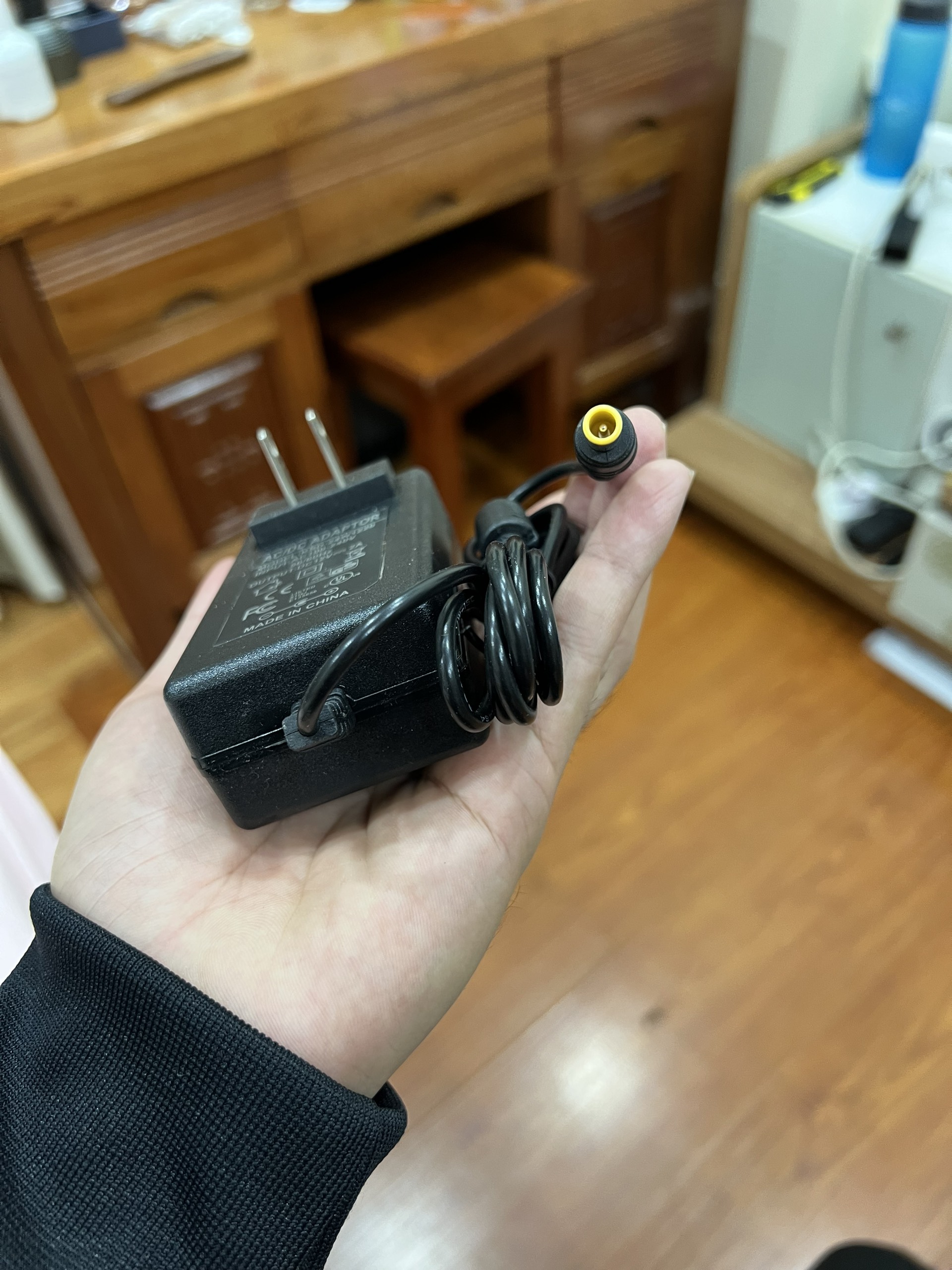 Cục nguồn màn hình LG 12V 2A