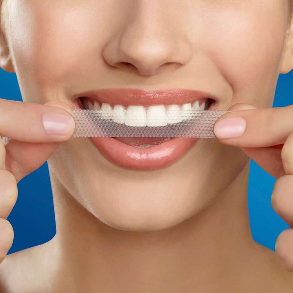 Miếng dán trắng răng 3D White Teeth Whitening Strips, miếng dán trắng răng 5d miếng dán trắng răng chính hãng, miếng dán trắng răng crest 3d white Miếng dán trắng răng 3D White Teeth Whitening Strips hỗ trợ làm trắng răng hiệu quả