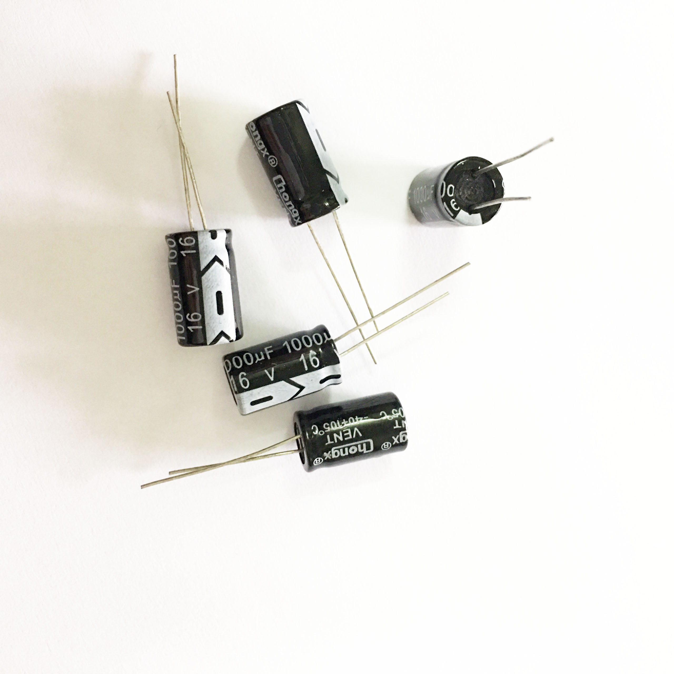 Linh Kiện Điện Tử, Tụ Điện 1000UF 16V (50 Con)