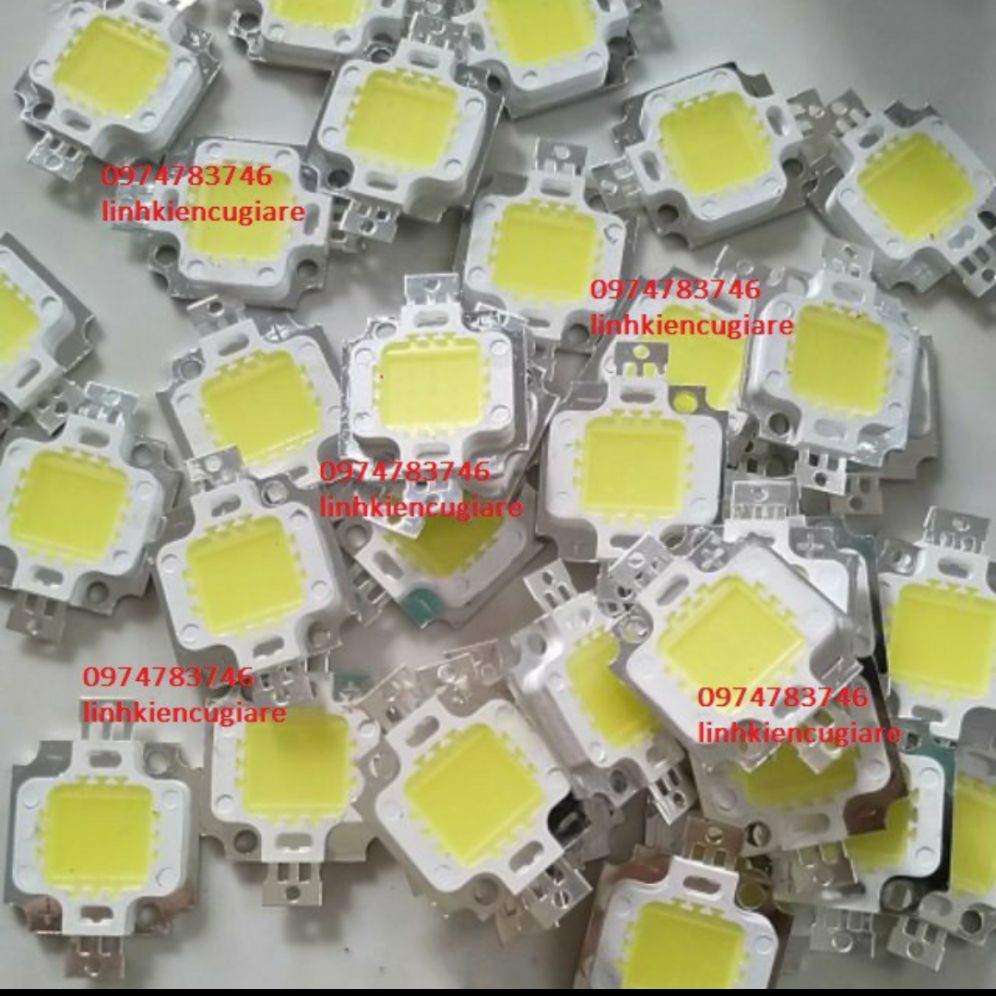 1 đèn LED trắng 10w /12v độ sáng 900-1000  6000-6500K