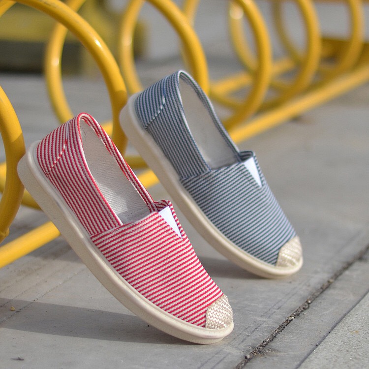 [Hoàn tiền 15%]Giày lười slip on nữ kẻ ngang cá tính