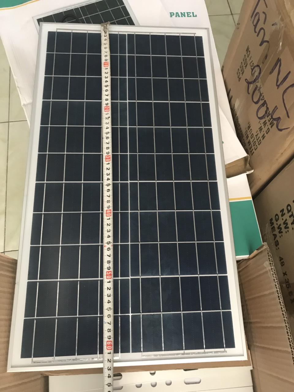 [HCM]Đèn pha năng lượng mặt trời 200W