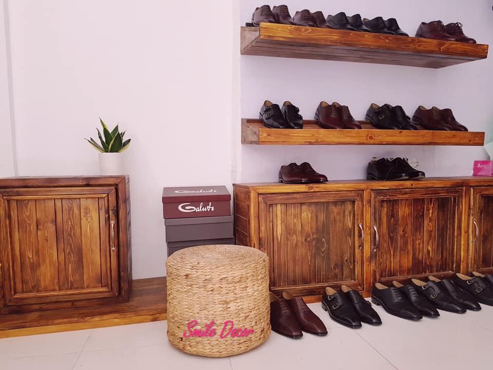 Ghế đôn tròn gác chân, ngồi, trang trí đan lục bình bo cong Smile Decor