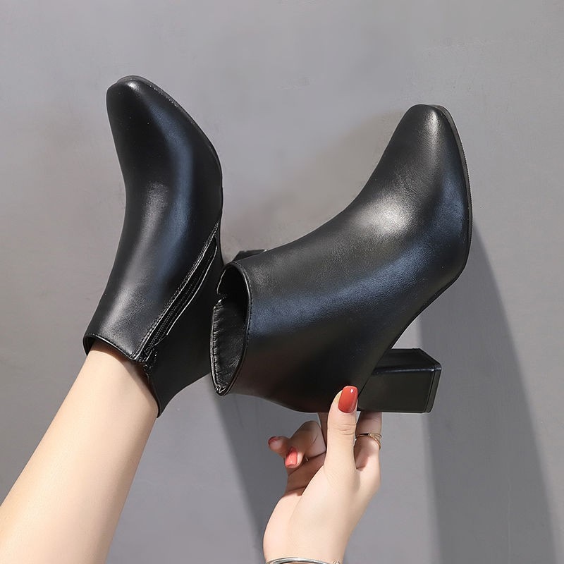 Giày Boot Cao Gót Thời Trang Cá Tính Cho Nữ V912