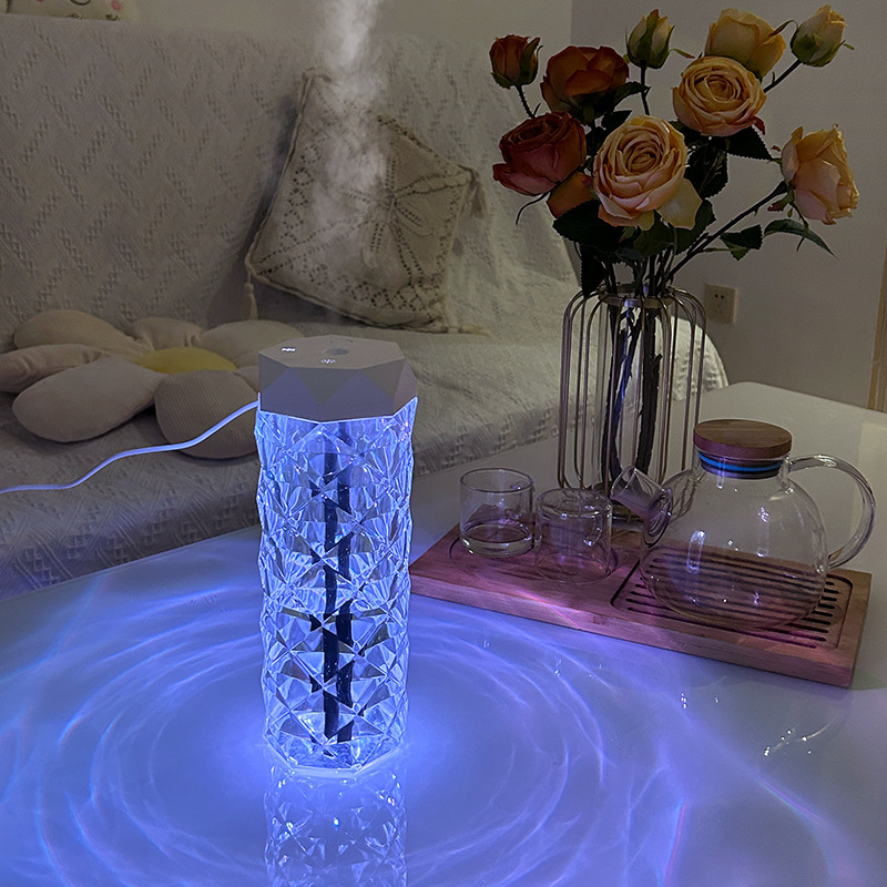 Máy phun sương mini tạo ẩm không khí làm mát nhà có đèn led máy xông tinh dầu khuếch tán tinh dầu thơm phòng ngủ XHomme