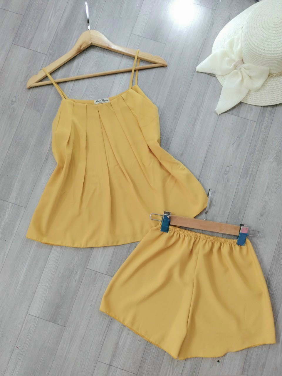 Set đồ bộ ngắn mặc nhà vải lụa hàn cổ xếp ly (size 40-55kg)