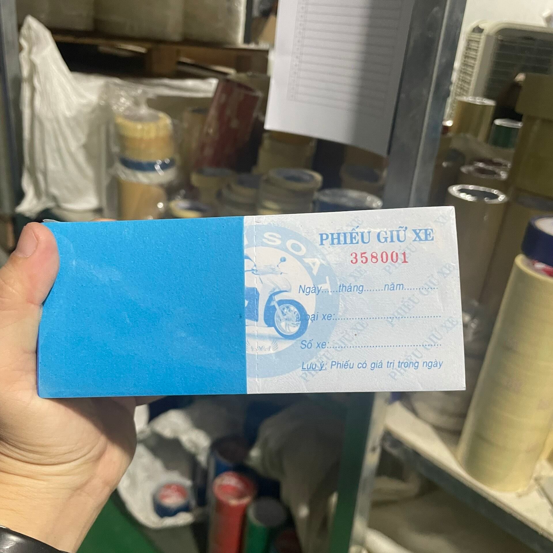 Xấp 100 Tờ Phiếu vé giữ xe máy Khổ 7x16cm Có số và không số