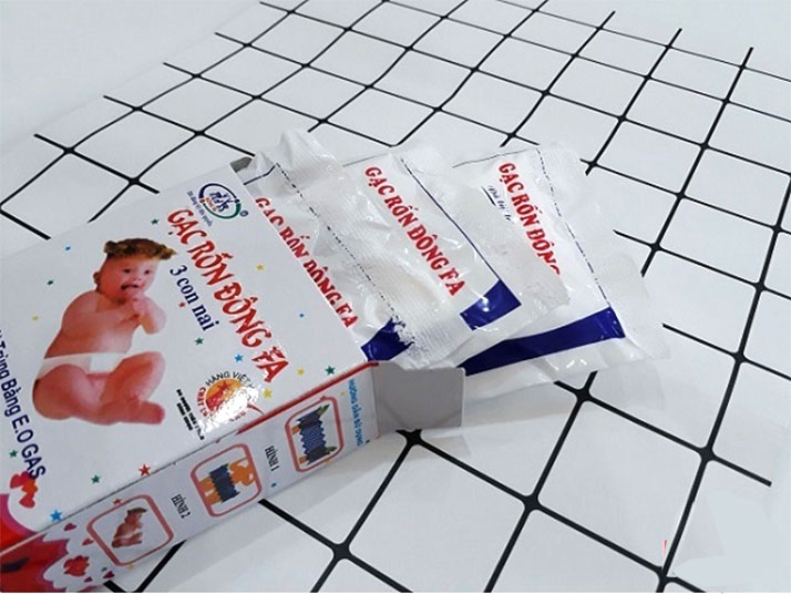 [HỘP 3 MIẾNG] Băng Rốn Sơ Sinh Đông Pha - Gạc Băng Rốn Đông Fa