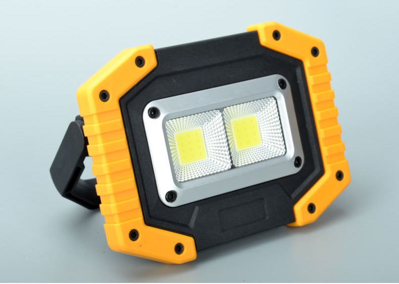 Đèn Led Siêu Sáng Sạc Điện Đa Năng Công Suất 10W