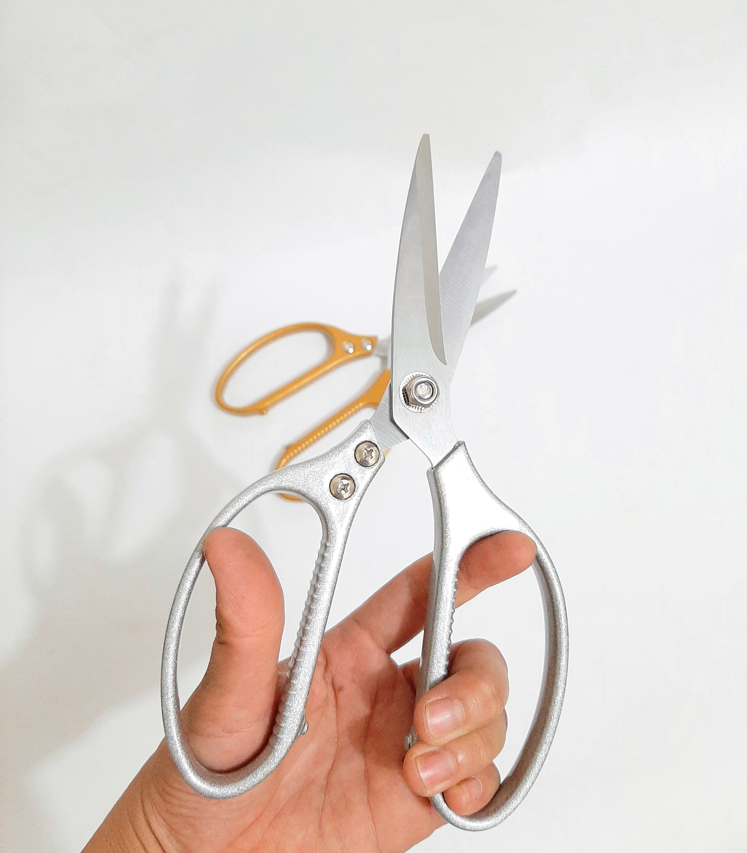 Kéo cắt thức ăn của Nhật dài 21,5cm