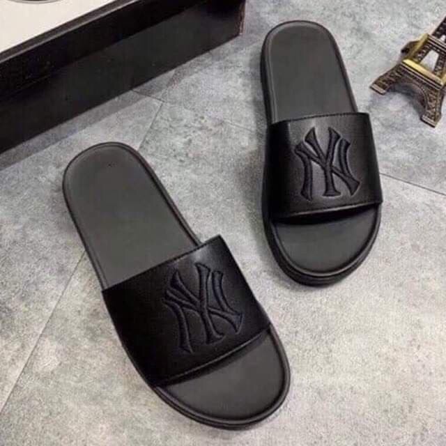 Dép nam nữ Burberry