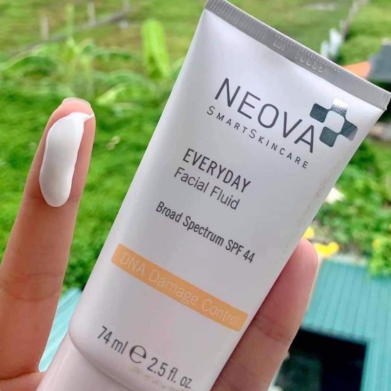 Kem chống nắng Neova DNA Damage Control Active SPF44