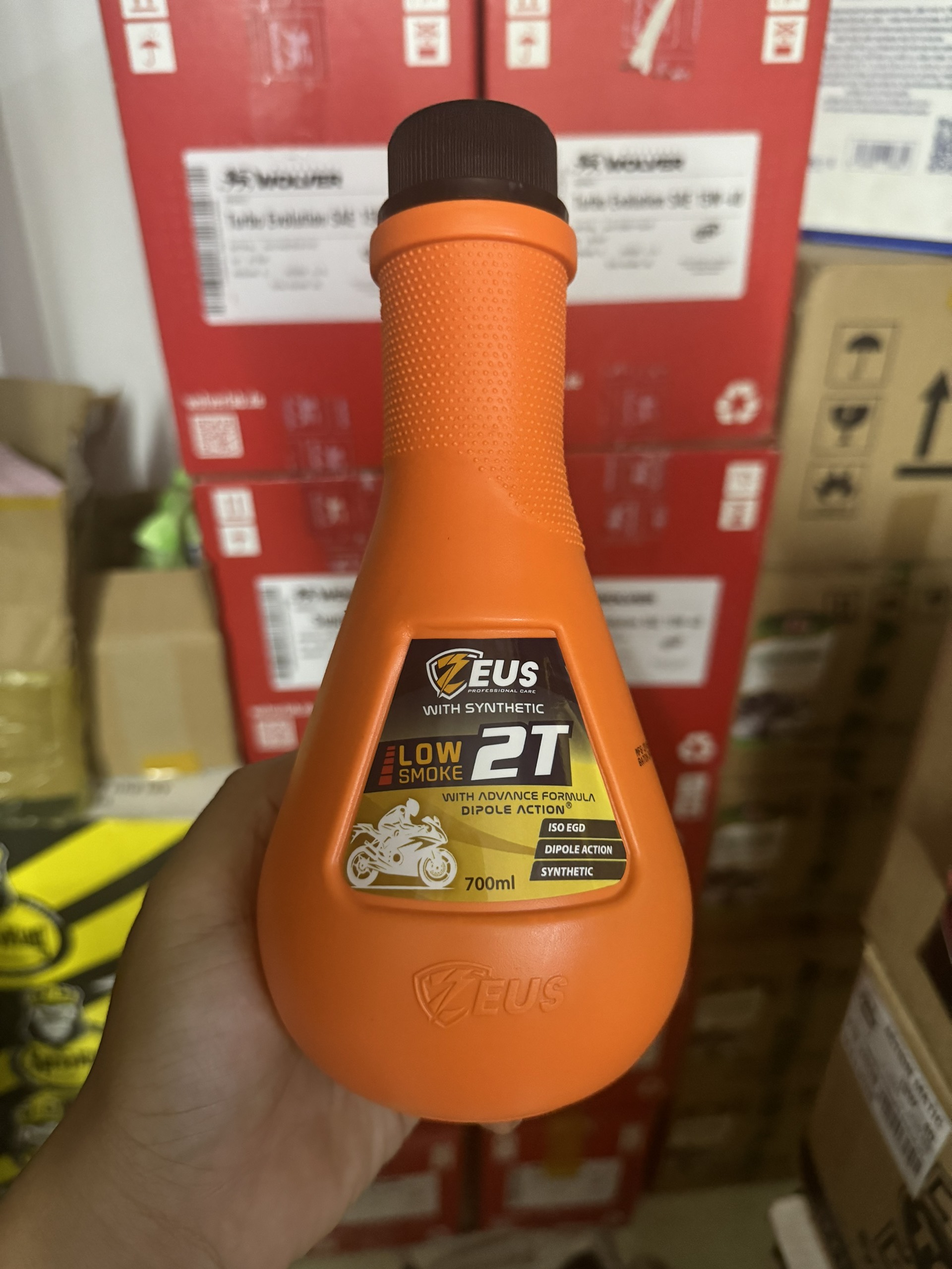 Nhớt thơm 2T Zeus Low Smoke 700ML