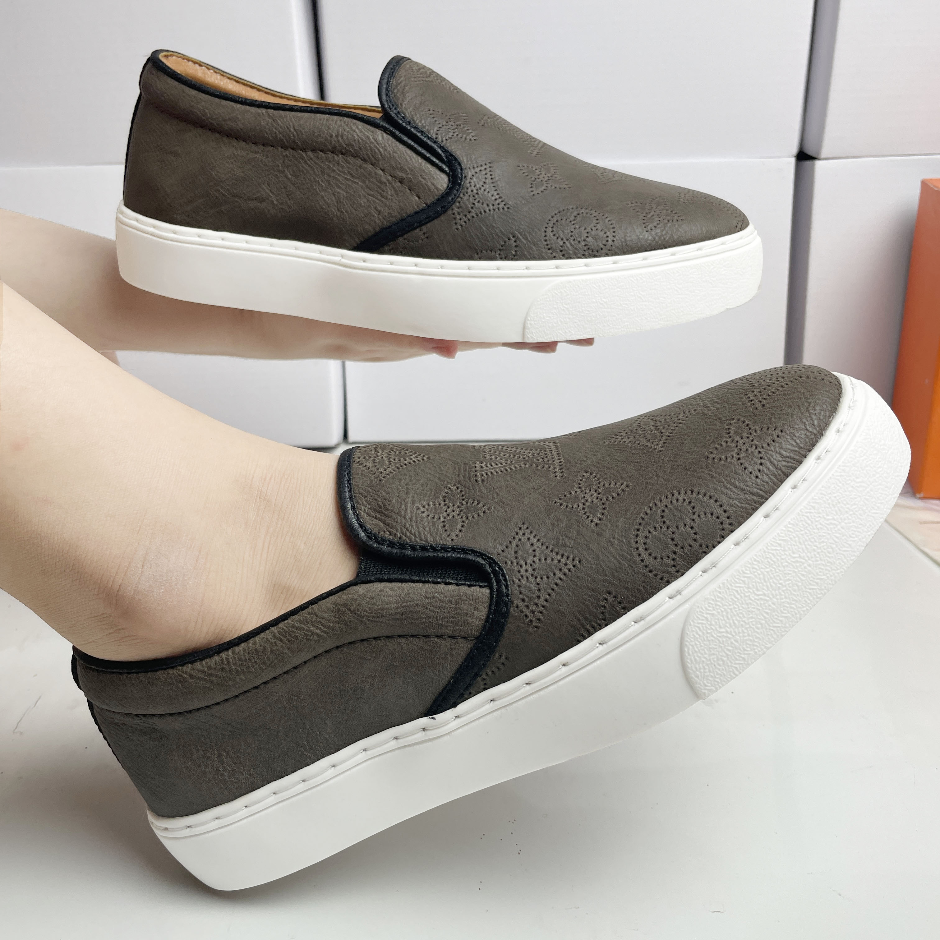 Giày Lười Nam - Slipon L.V Da Bò - Xám