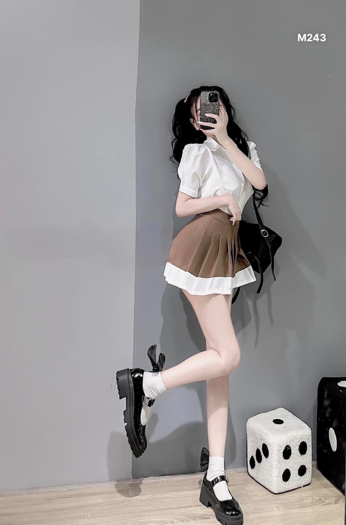 Set áo sơmi tay ngắn kèm chân váy xếp ly phối viền thiết kế có lót trong học sinh siêu dễ thương M243