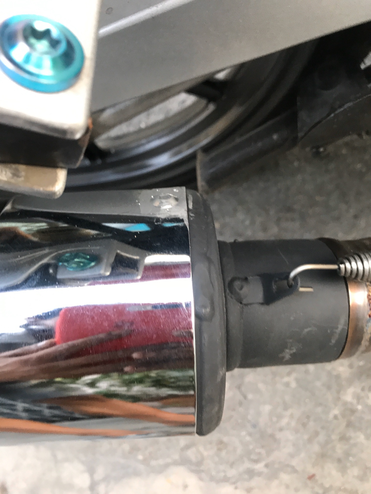 [HCM]Pô cbr redleo (Chỉ có Pô không kèm Cổ)