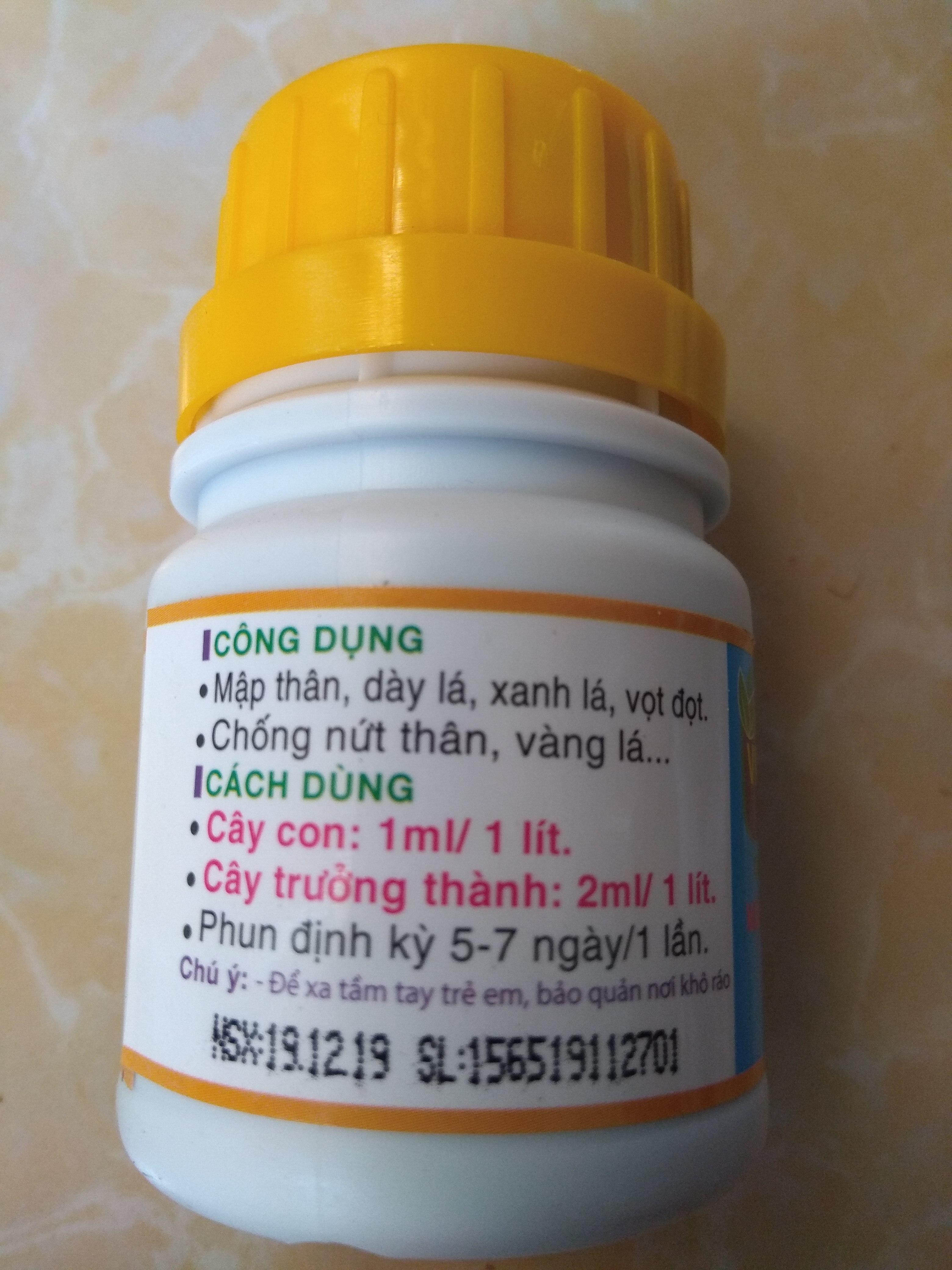 Phân bón lá VK. HUMAT 2-5-3 + TE chai 50ml