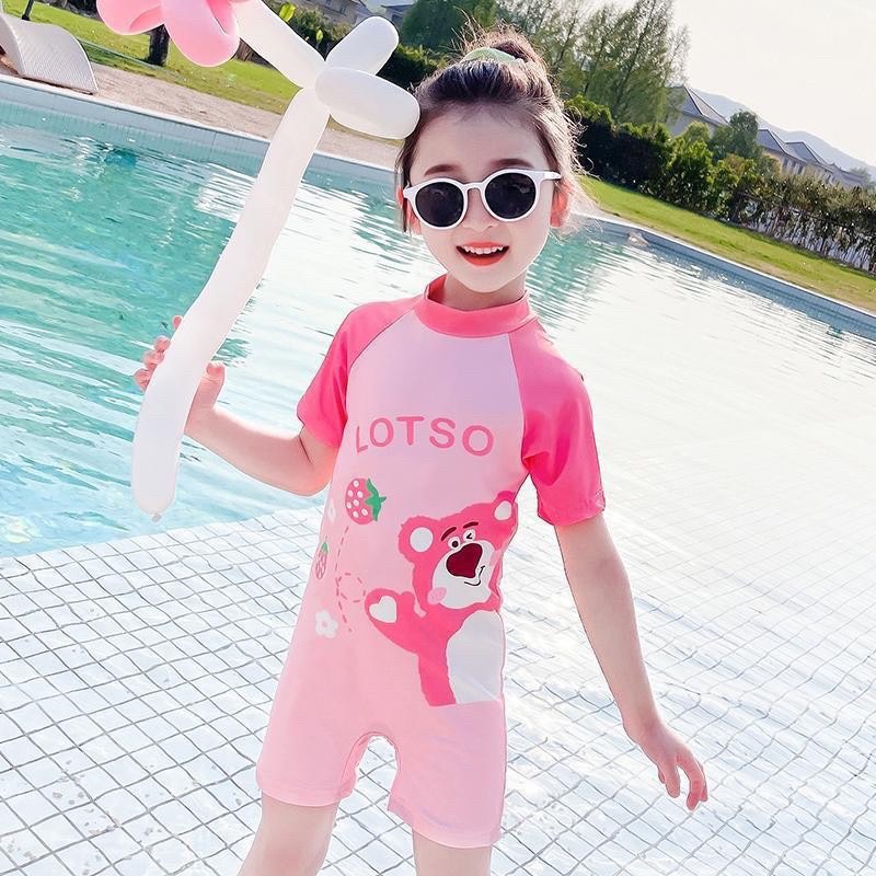 Đồ bơi bé gái liền thân sz 8-18kg hoạ tiết gấu dâu lotso, bikini liền thân cho bé gái